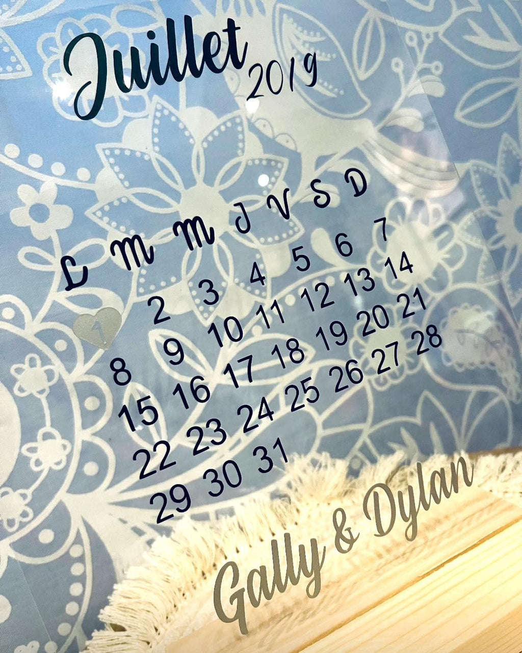 Calendrier personnalisé sur plexiglass 📅