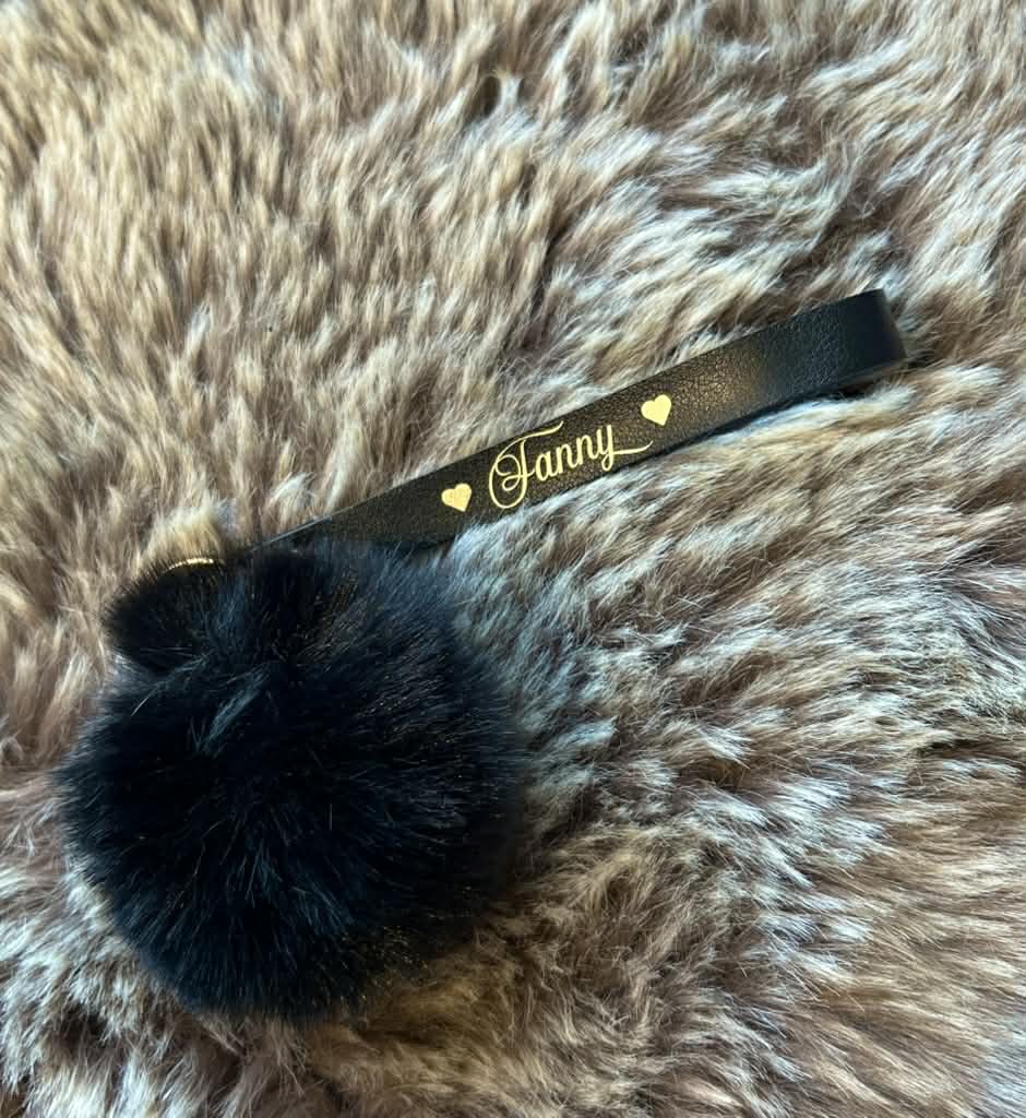 Porte-clé lanière noir avec pompon – personnalisabl